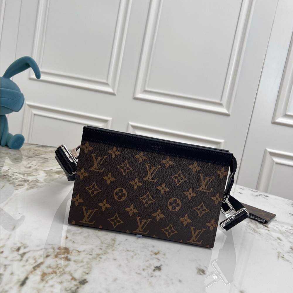 Louis Vuitton Monogram Gaston Wearable Wallet Crossbody